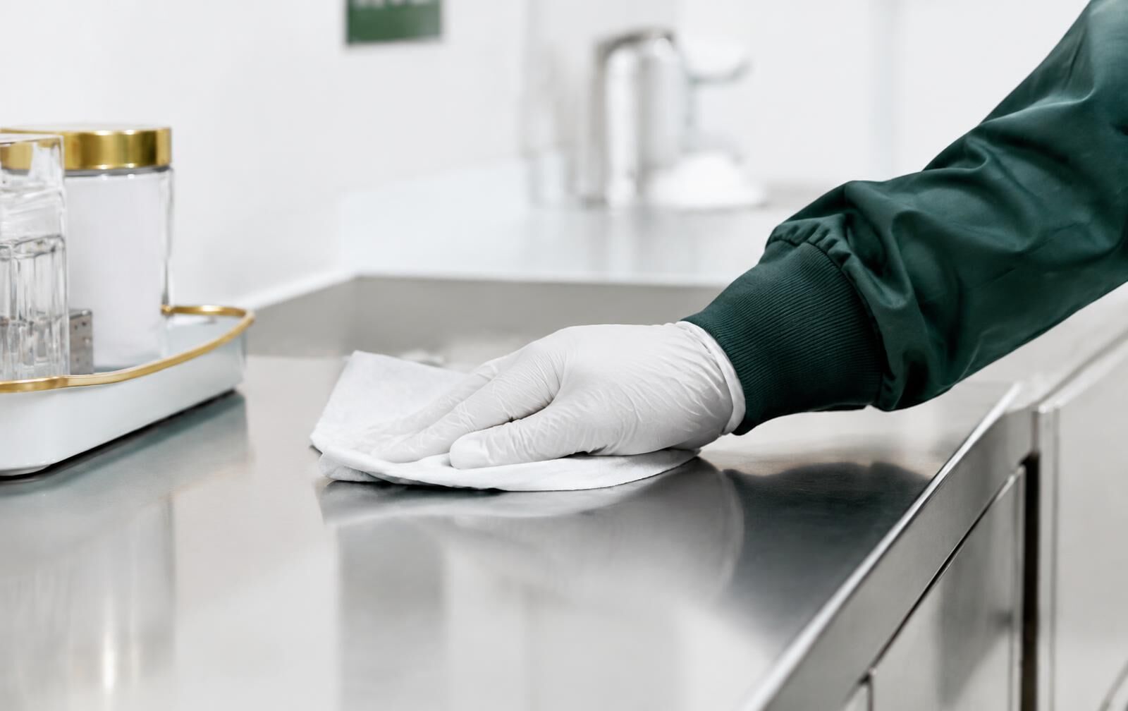 TIMELESS Team – Praxis- & Hygienereinigung